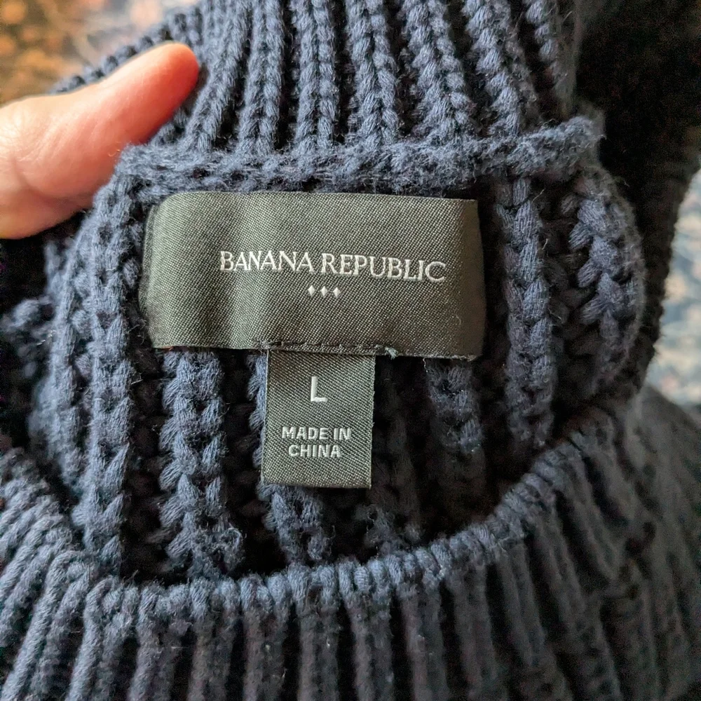 Banana Republic Dark Gray Crew Neck Sweater - Picture 4 of 5